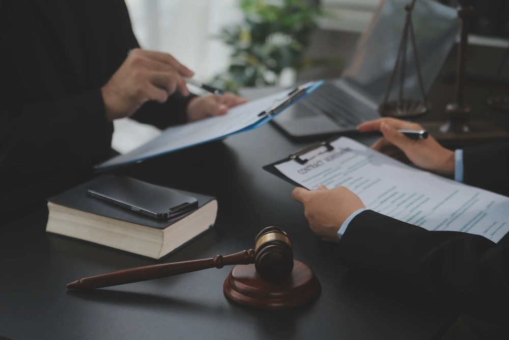 Customer service good cooperation, Consultation between a Businessman and Male lawyer